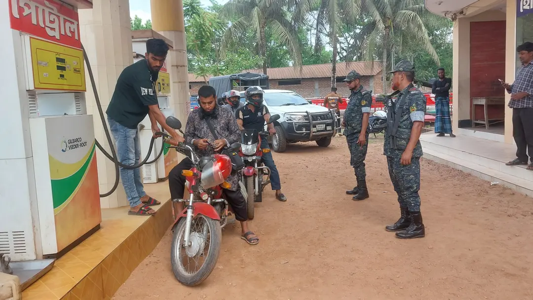 ফরিদপুরের কৃষকদের ডিজেল সংগ্রহে ৪টি পাম্প নির্ধারণ করে দিল প্রশাসন